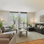 Group-friendly In Walk To 013 Appartement Tilburg