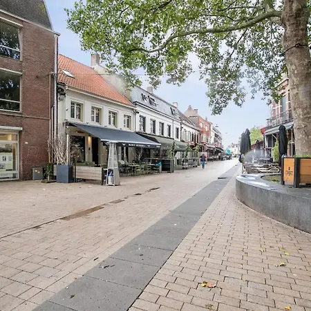 شقة 5p Hotspot Wifi Near Poppodium013 And Center
