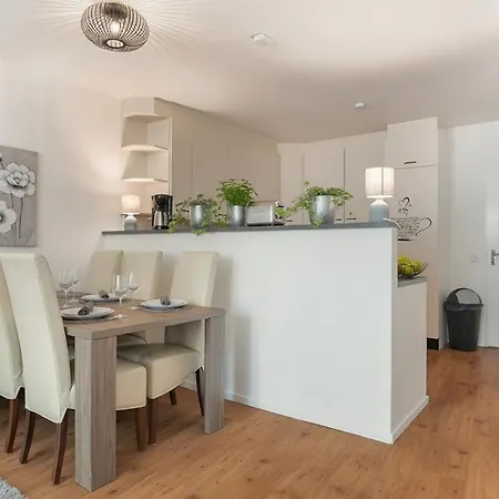 Apartman Group-friendly Walk To 013 With Airco