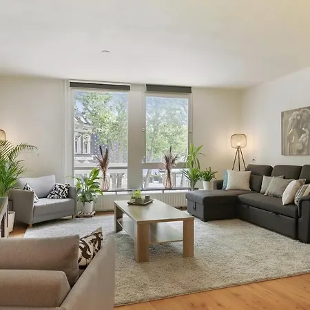 Group-friendly In Walk To 013 아파트 튈뷔르흐