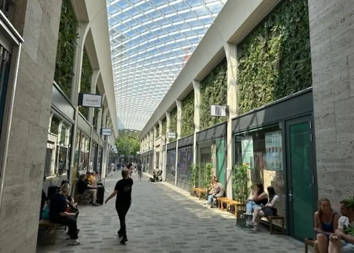 Group-friendly In Walk To 013 *