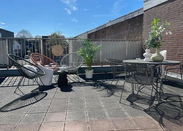 Group-friendly In Walk To 013 Appartement Tilburg