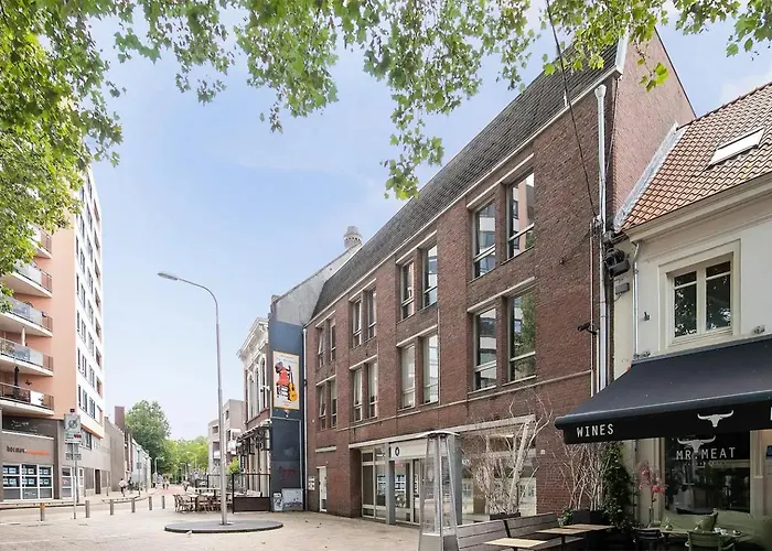 Group-friendly In Walk To 013