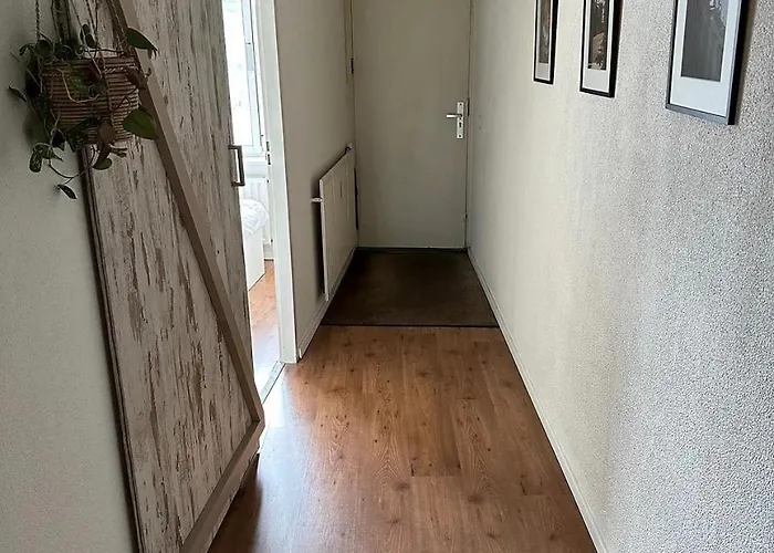 Group-friendly In Walk To 013 *